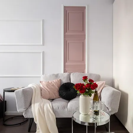 New Metropolis 2-bedroom 900m To Station Metro Rondo Onz Varşova