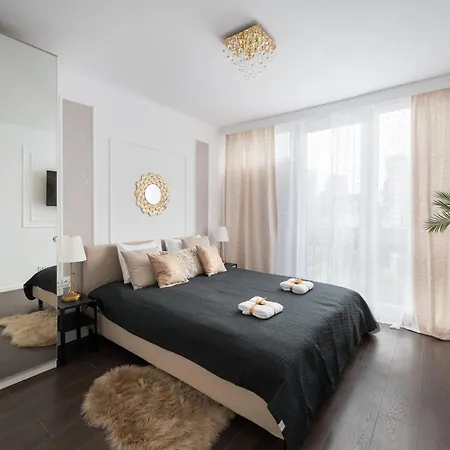 Daire New Metropolis 2-bedroom 900m To Station Metro Rondo Onz Varşova