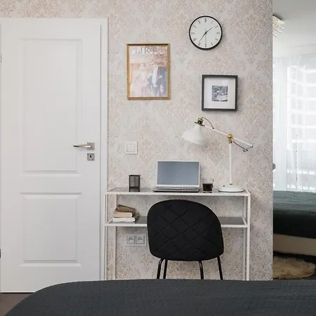 New Metropolis 2-bedroom 900m To Station Metro Rondo Onz * Varşova