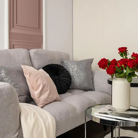 Daire New Metropolis 2-bedroom 900m To Station Metro Rondo Onz *